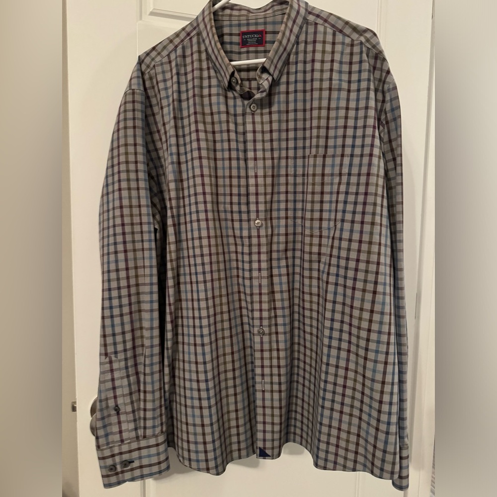 Untuckit men’s dress shirt